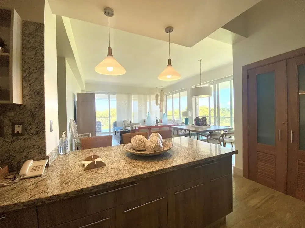 Georgeus 4BR Apartment at Blue Jacktar