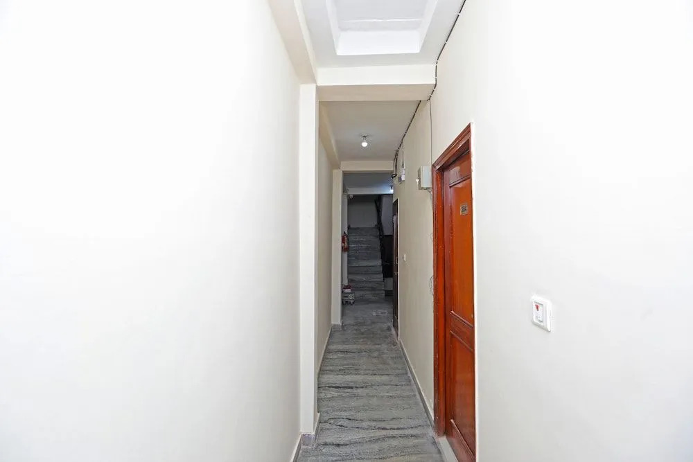 Gulshan Deluxe by OYO Rooms