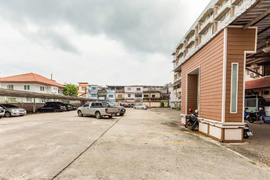 Grand Thara Hotel