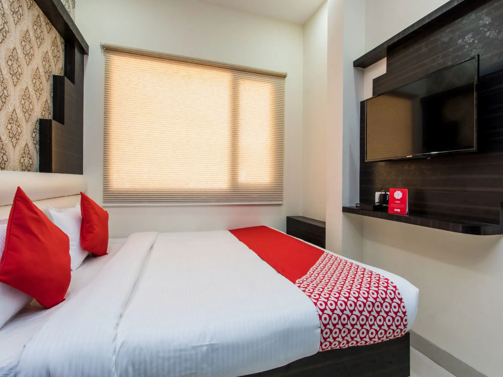 OYO 12128 Hotel Sajan Palace