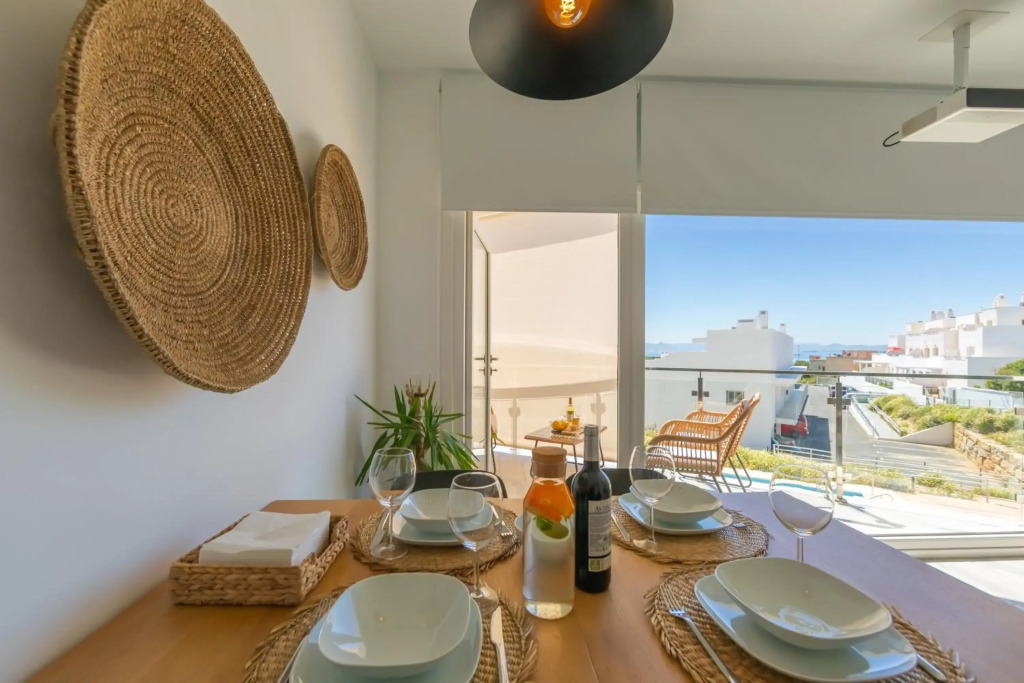 Views, Terrace & Pool - Fibre WIFI - SimplyTarifa