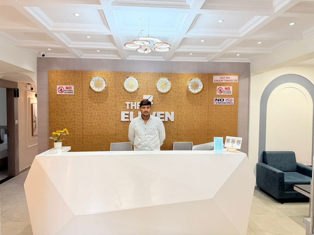 The 7 elevan hotel
