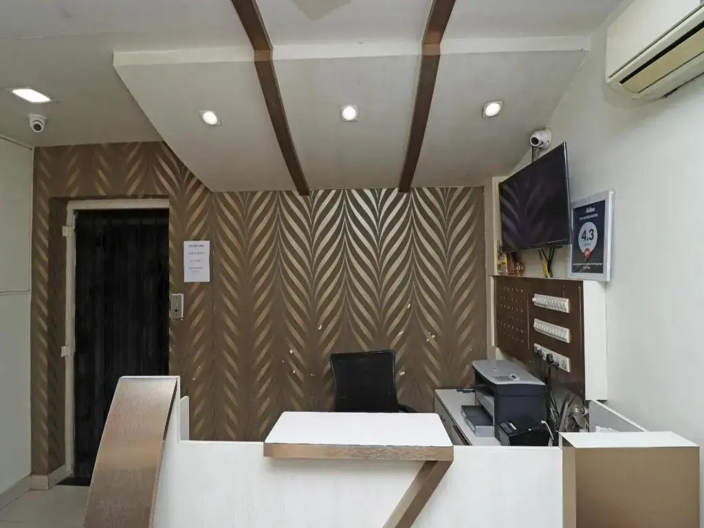Bombay Hotel by OYO Rooms