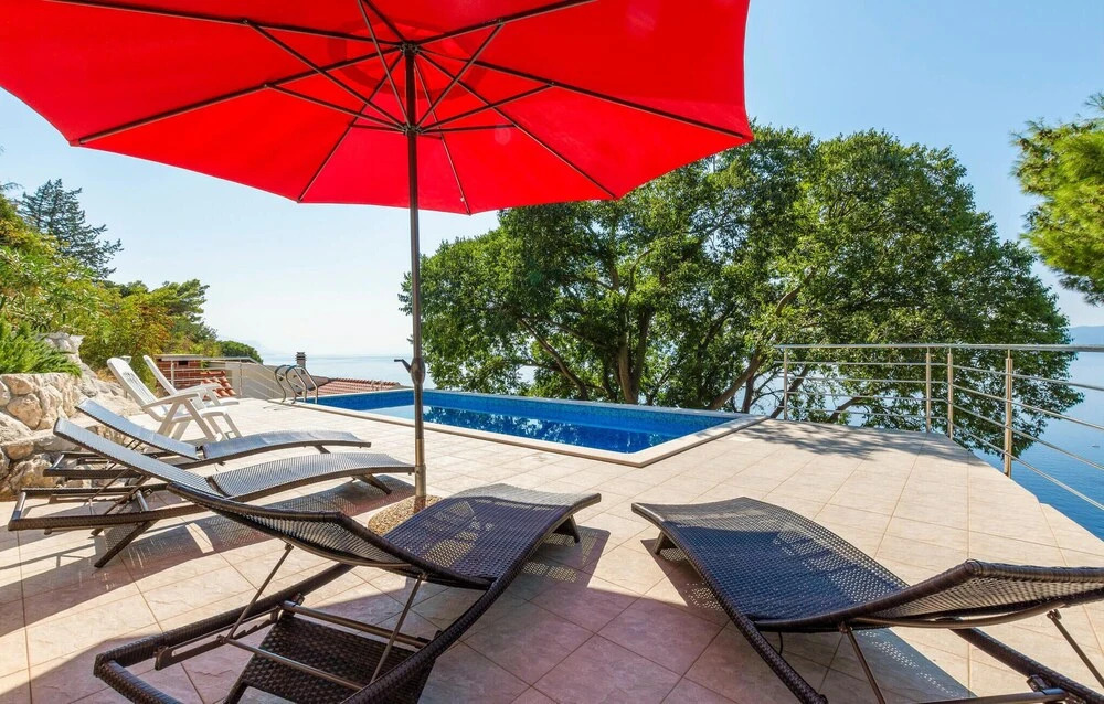 Awesome Home in Pisak With 3 Bedrooms, Private Swimming Pool and Wifi