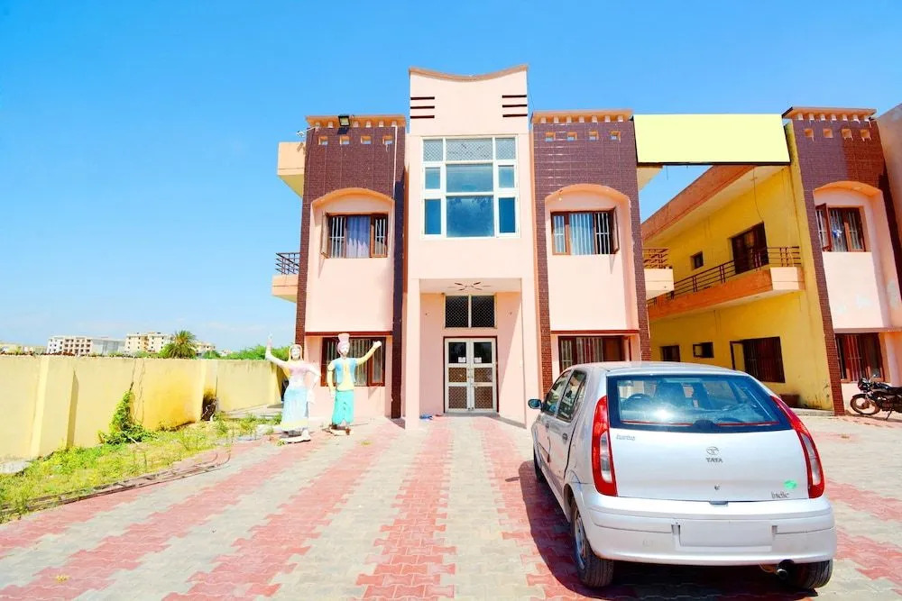 Spot On 38845 Gursimran Complex