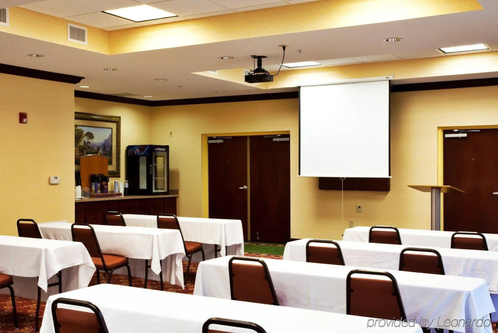Holiday Inn Express & Suites Spring Hill by IHG