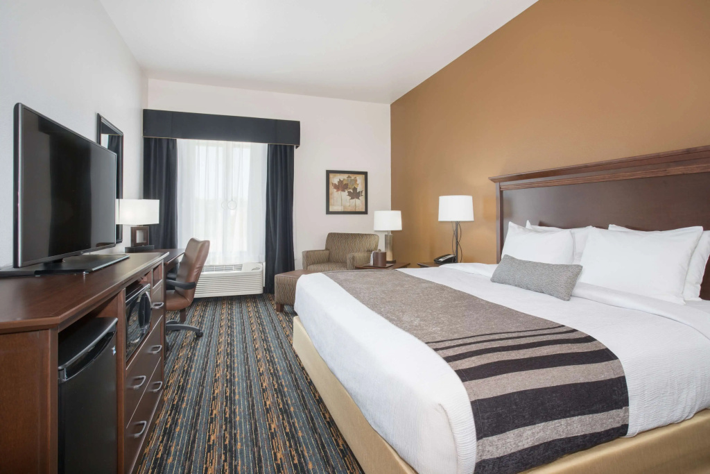 Best Western Plus Lincoln Inn & Suites