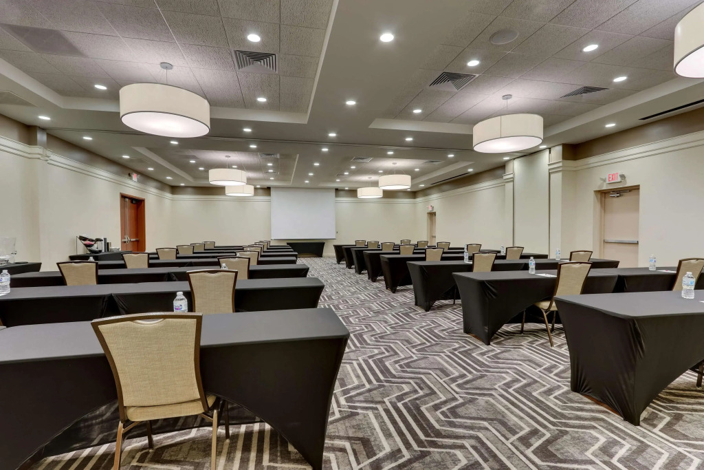 Drury Inn & Suites Orlando near Universal Orlando Resort