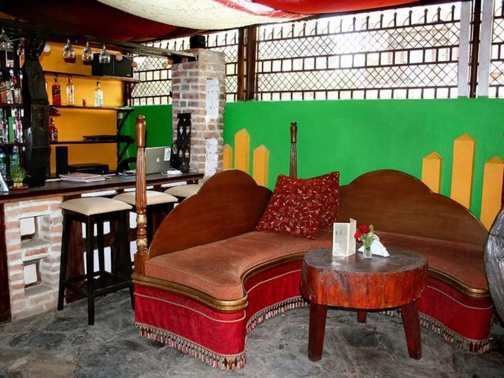 Alobar1000 Hostel