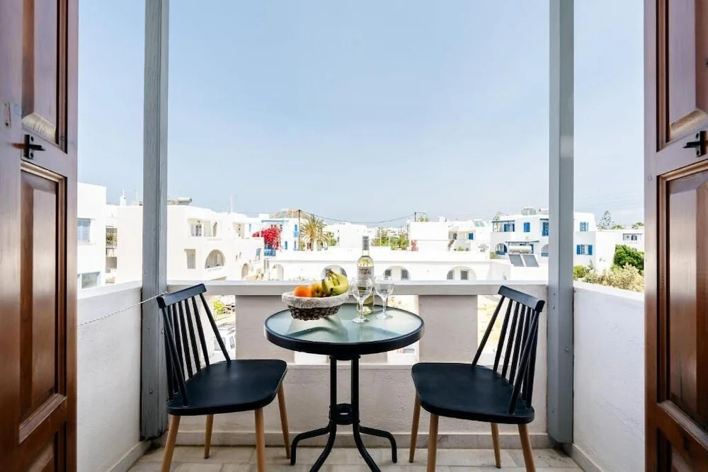 Flerianos Studios Naxos