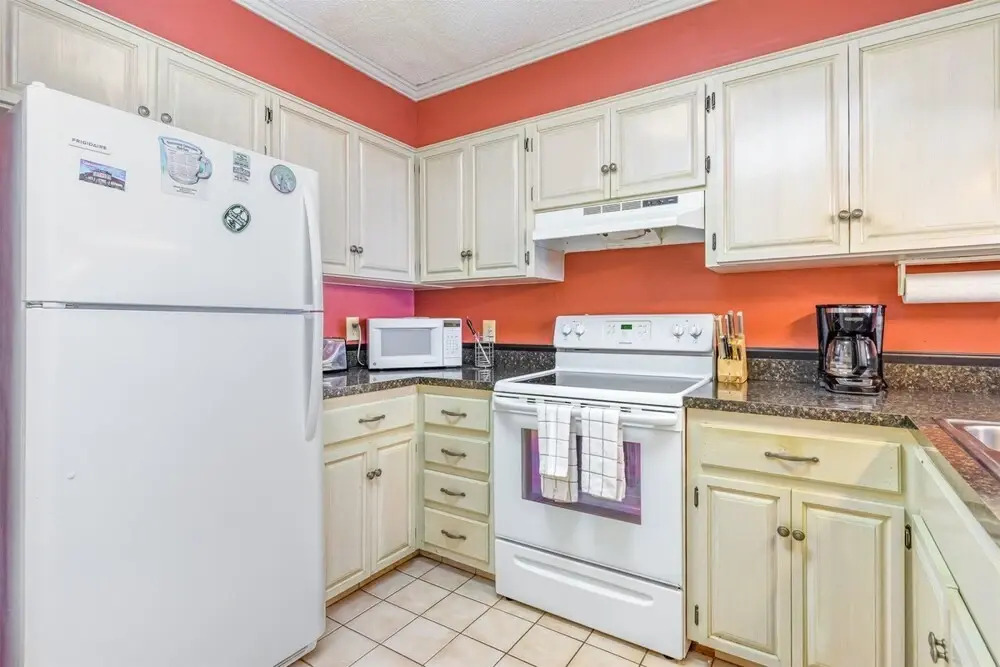 Sea Oaks 208