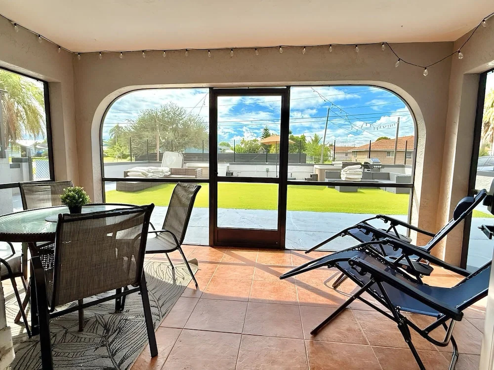 Bright 2BR Apt in Cape Coral Near Caloosahatchee River U102