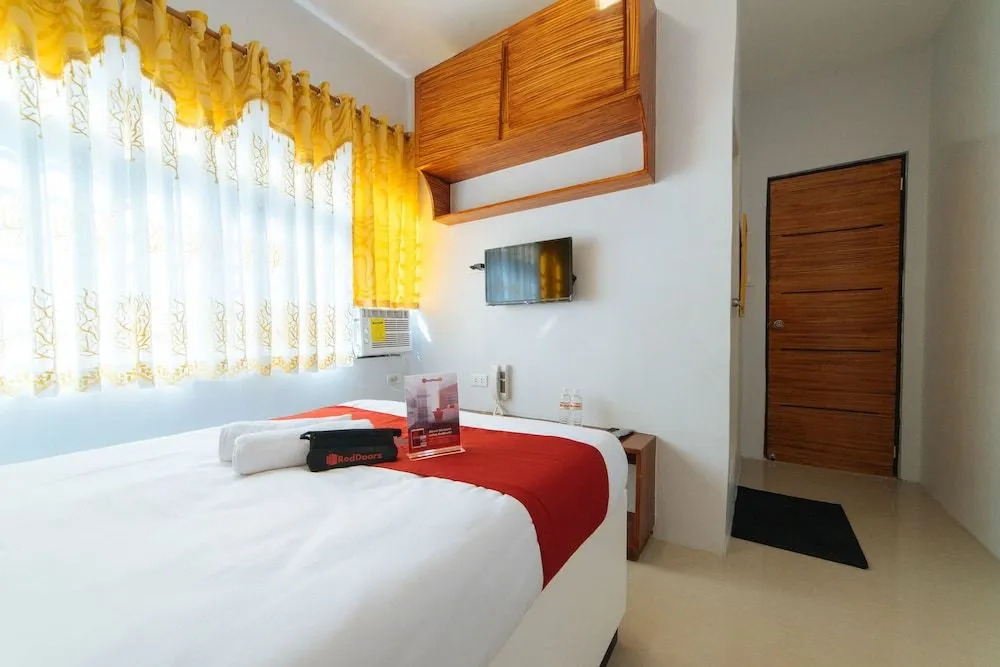 RedDoorz @ Remigio Street Santa Cruz Manila