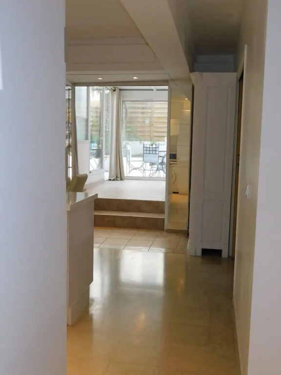 Beautiful White One Bedroom Croisette