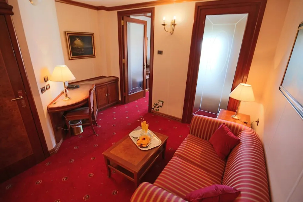 Hotel President