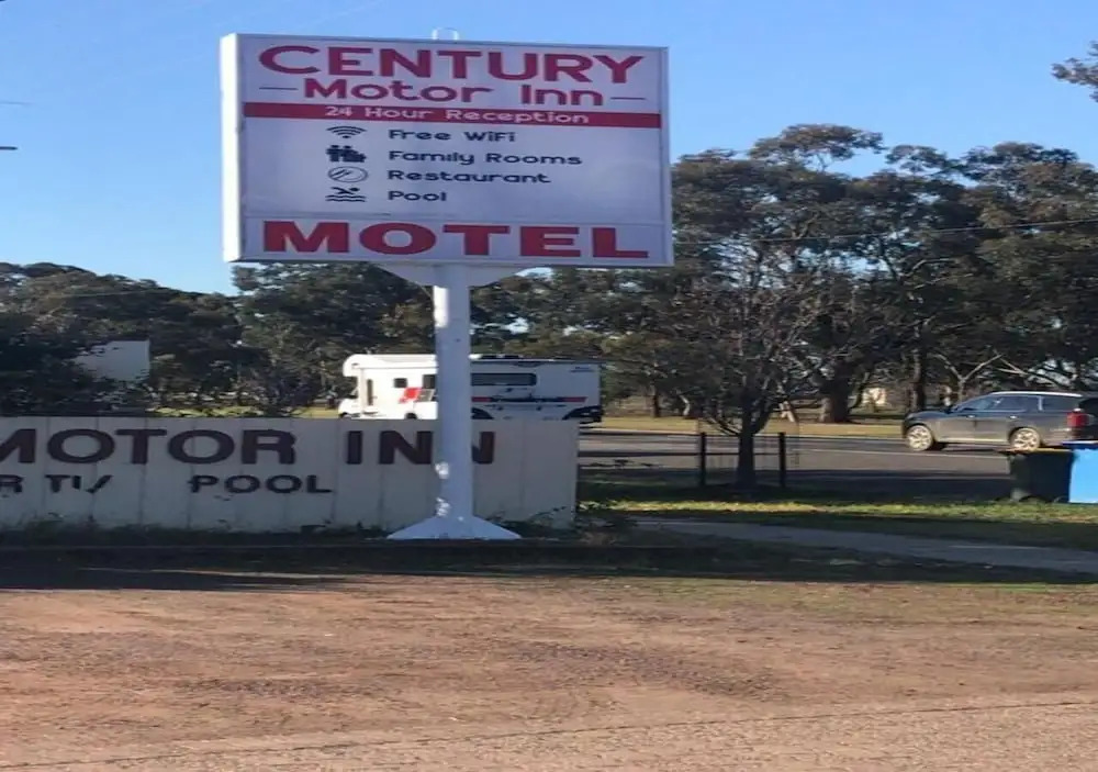 Century Motor Inn, Finley