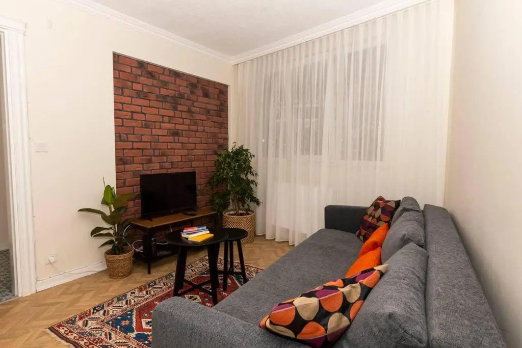Yakamoz 2 BR Stylish House with garden in Kadikoy