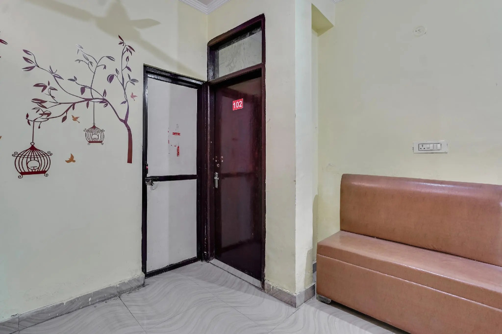 OYO Flagship 77558 Baba Guest House
