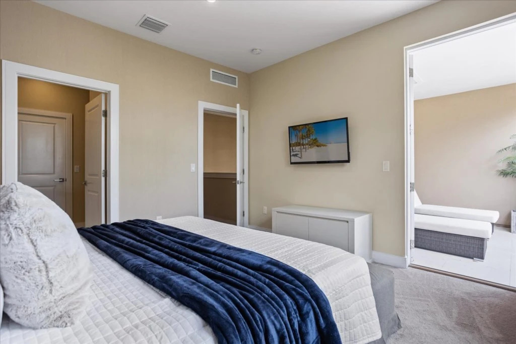 4 Bedroom 45 Bathroom Magic Village 3245 Bv