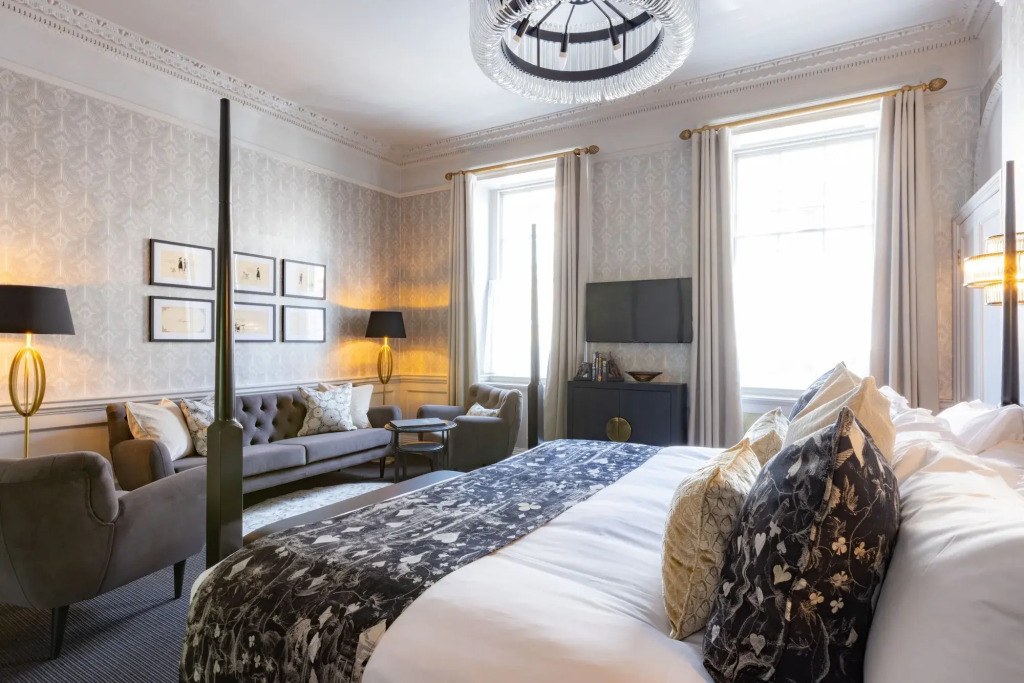 The Queensberry Hotel