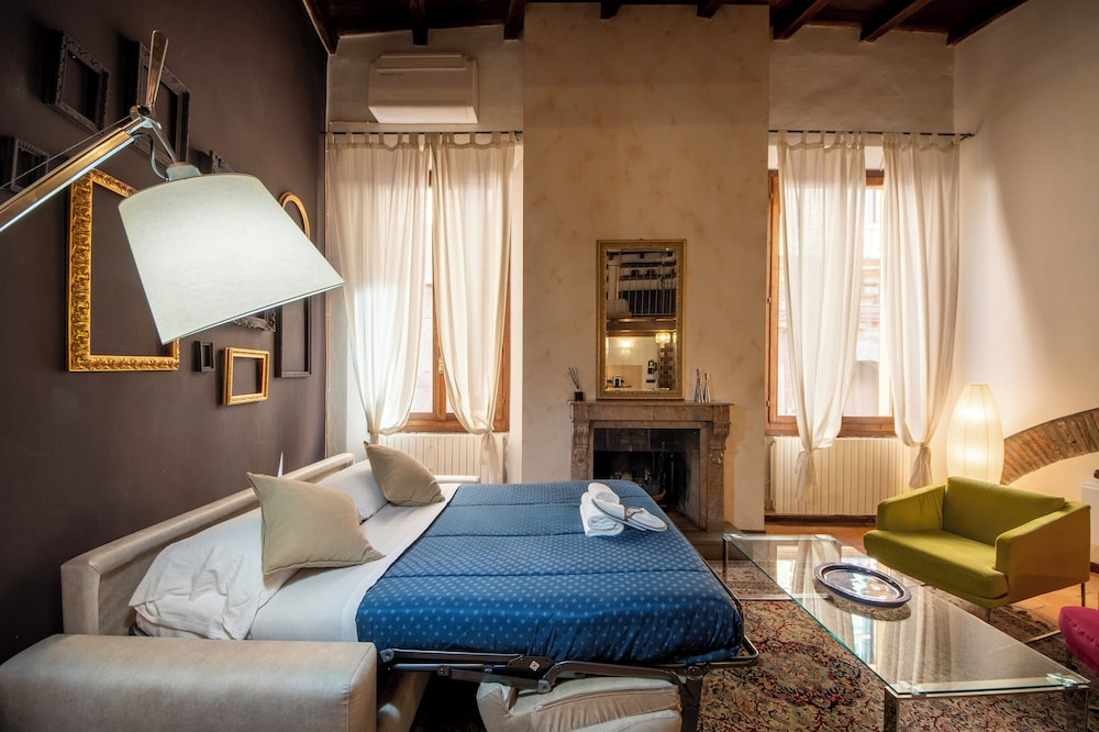 HouSmart Solferino 39