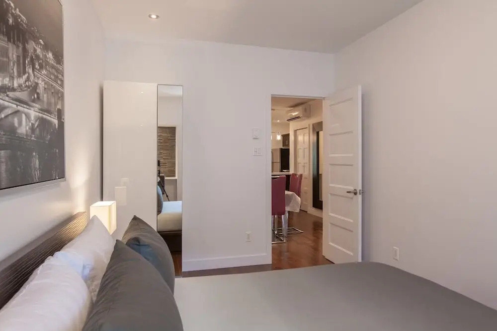 LMVR - LuxApt 3 - 7 bedrooms 2 bathrooms