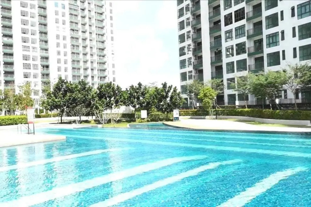YOLO Budget CONDO Premium Facilities