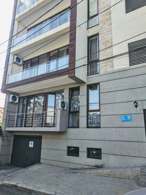 Hotel Canvas