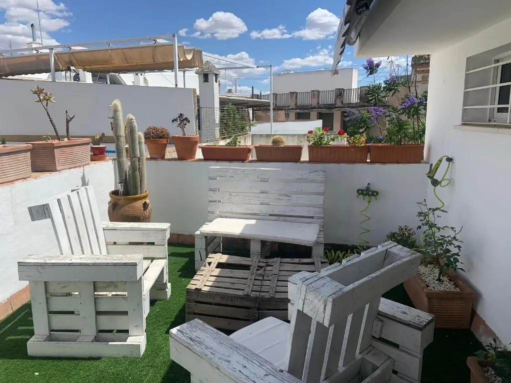 LR2 Private Terrace & Parking Right in the city Center