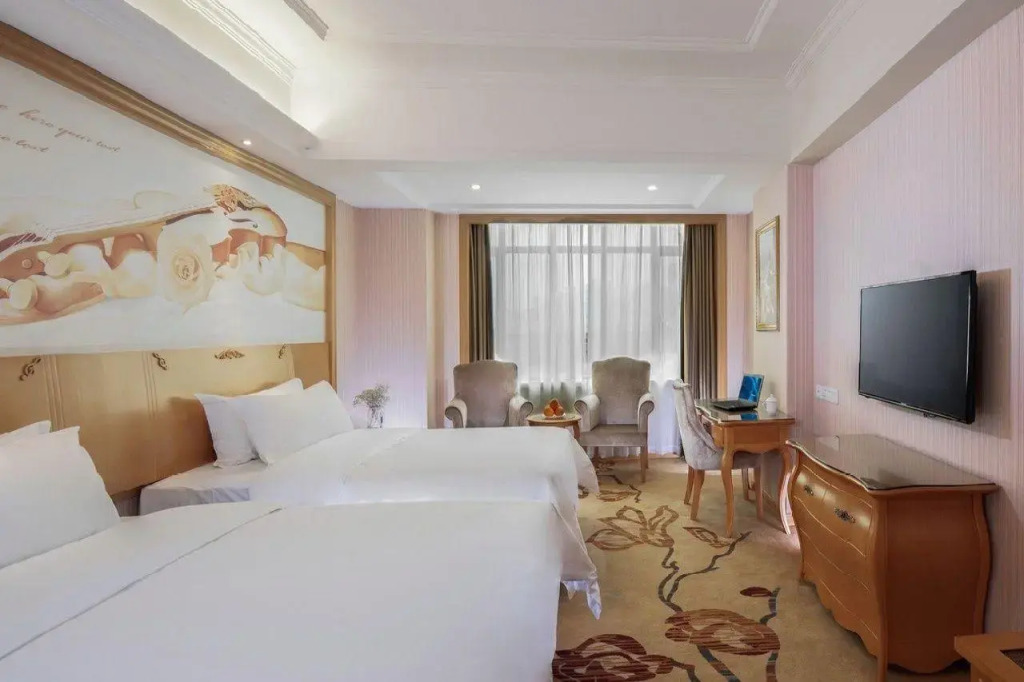 Vienna Hotel Guangzhou Huadu Sunac Cultural Tourism City Hecheng