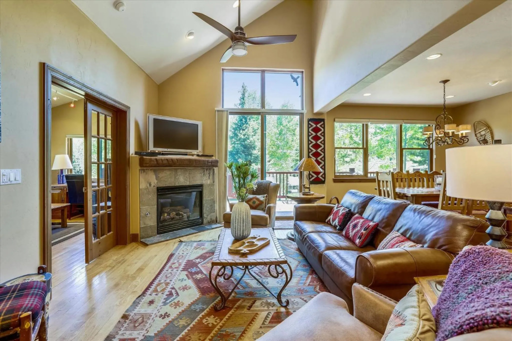 Highland Greens Comfort 3 Bedroom Townhouse by Redawning