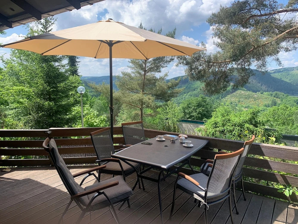 Bungalow with View near Coo