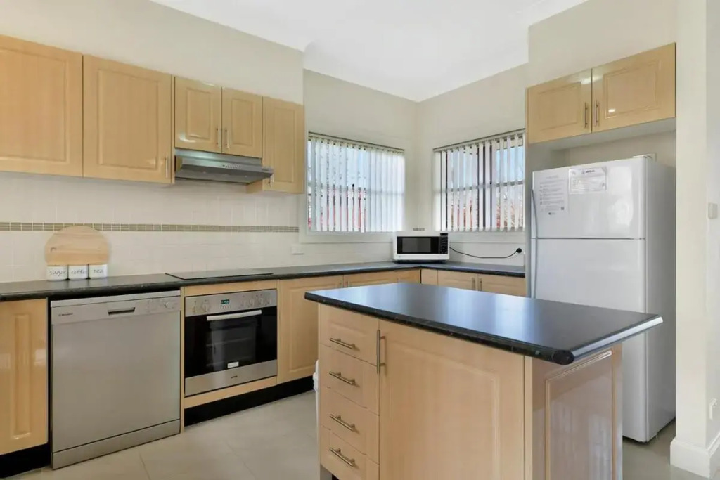 Spacious 2 Bed, 2 Bath Villa, CBD Location