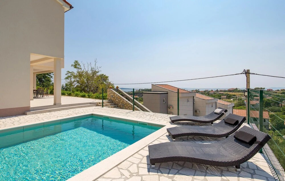 Nice Home in Mundanije With 4 Bedrooms, Wifi and Outdoor Swimming Pool