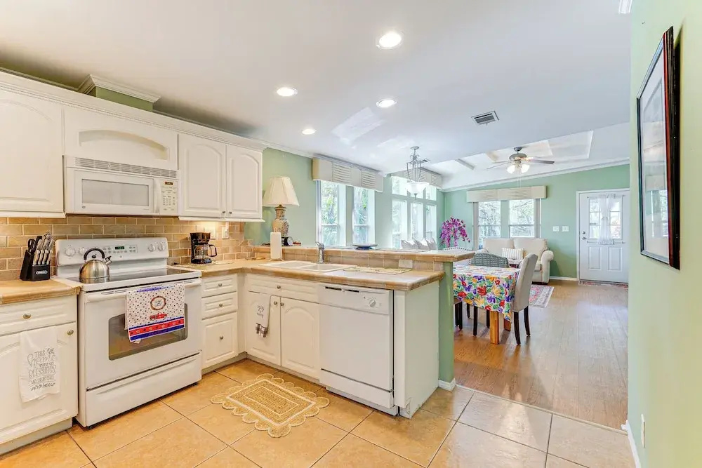Swim, Golf & Relax: Family Gem in North Fort Myers