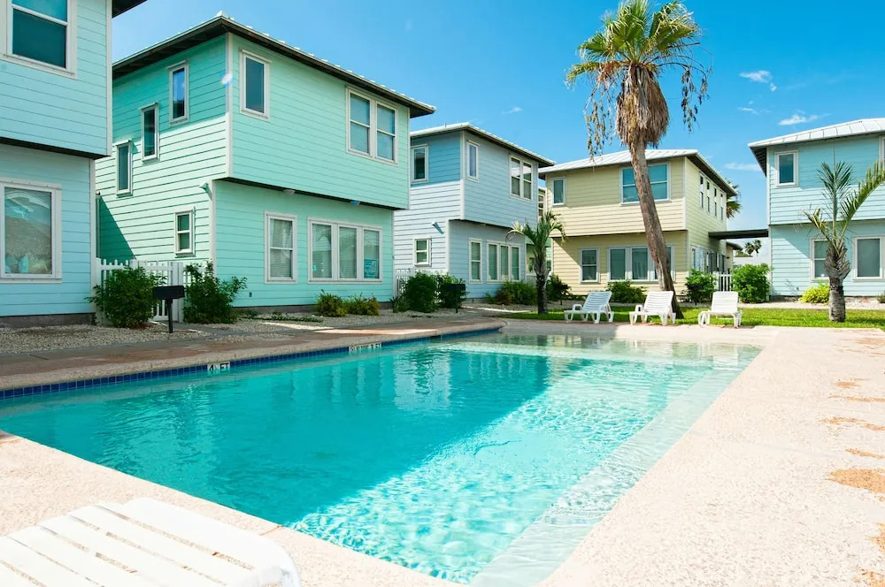318 S Station Street Condo #4 4 Bedrooms 2.5 Bathrooms Condo