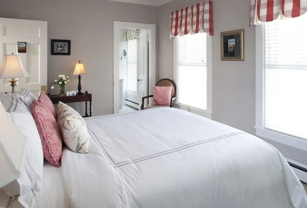 Brewster House Bed & Breakfast
