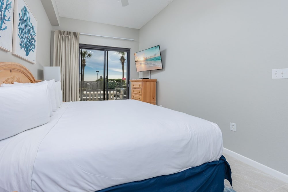 Phoenix Vi 6004 2 Bedroom Condo