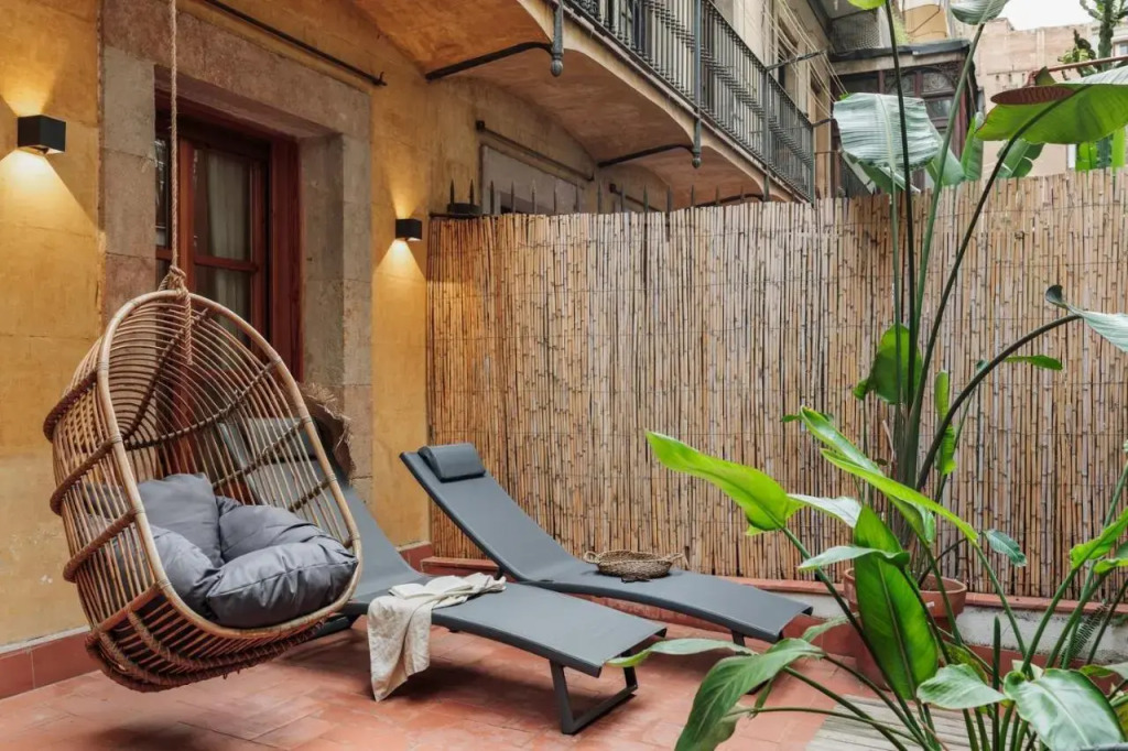 2 BR Picasso Penthouse with Terrace - HOA 42131