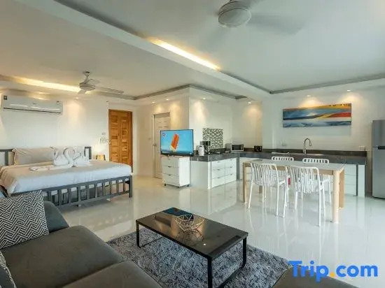 *Seaside Group Getaway • Up to 16 Guests v104