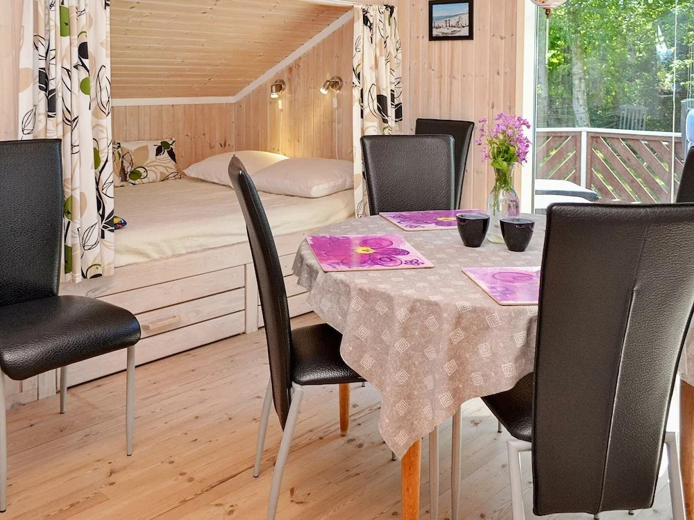 Modern Holiday Home in Humble With Terrace