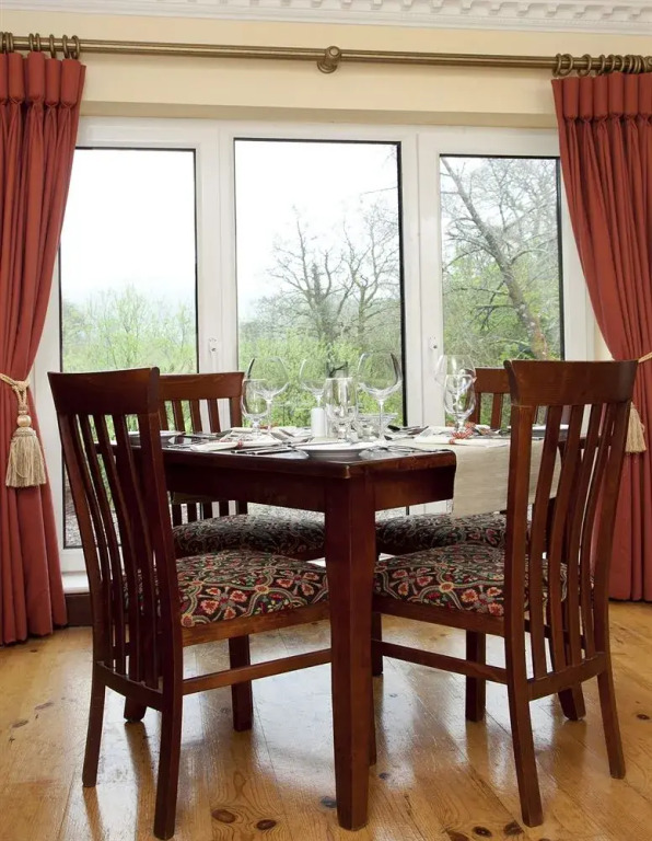 Riverside Park Hotel