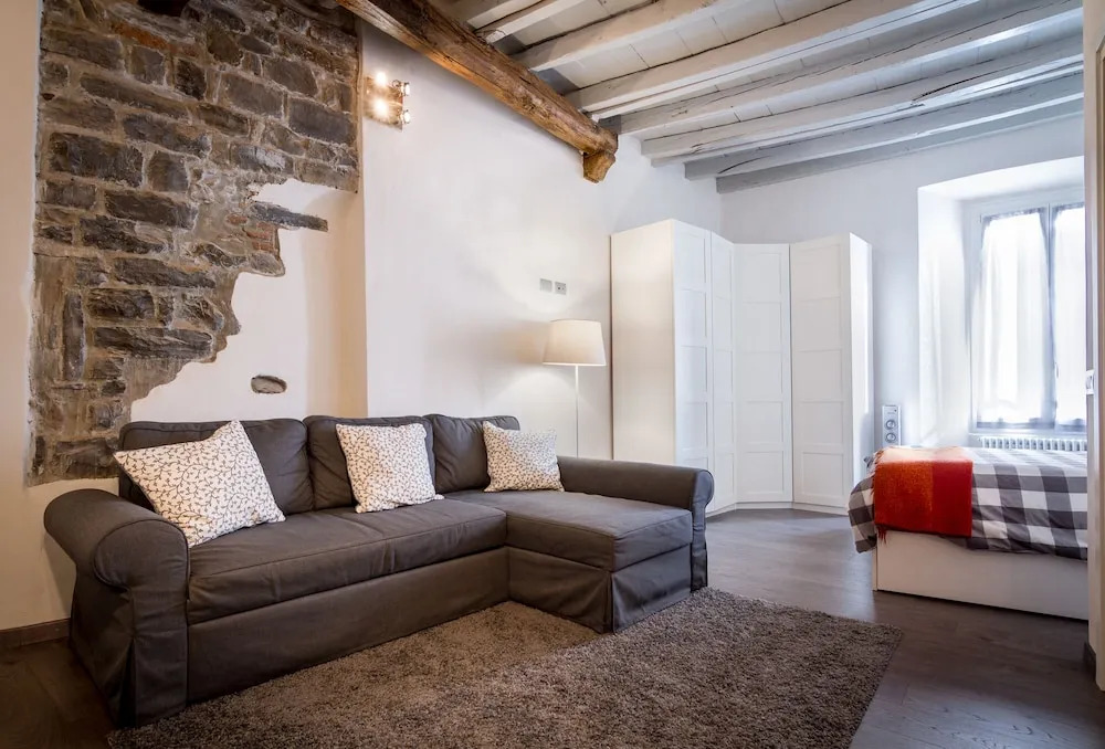 JOIVY Chic Studio in Como Centre