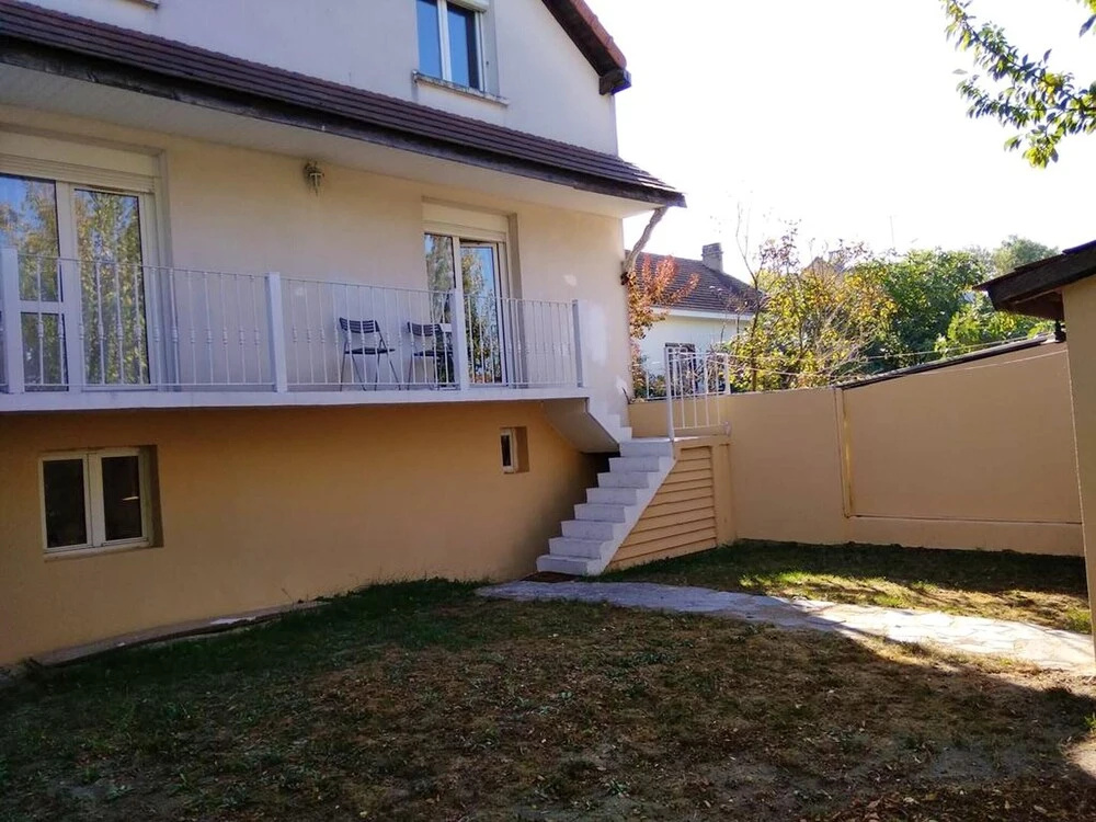 Apartment With 4 Bedrooms In Dugny With Wonderful City View Furnished Terrace And Wifi