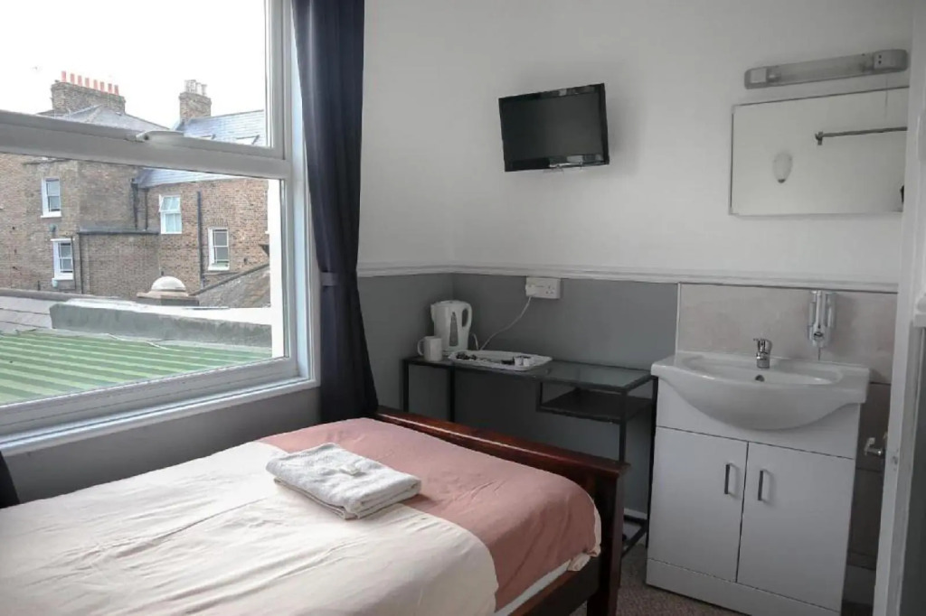 Hotel 261