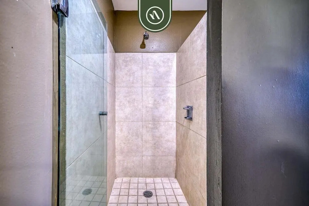 Oceanfron 4 BR Condo - Beach - Wyndham Pool