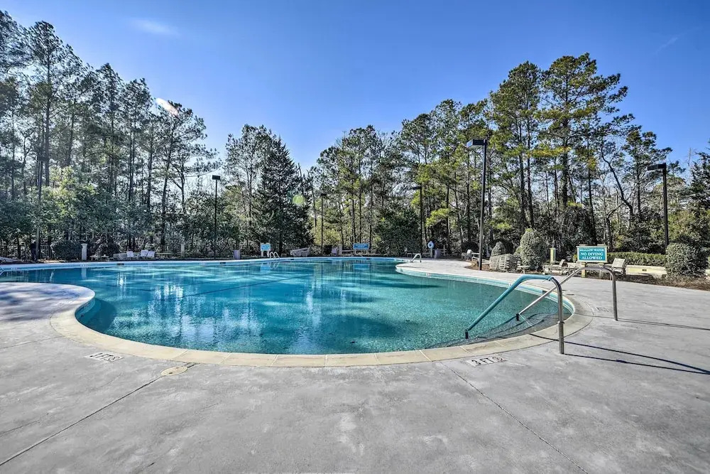 4 Mi to Ocean: Golf Resort Condo in N Myrtle Beach
