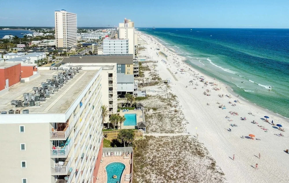 Seacrest 405 1 Bedroom Condo by RedAwning