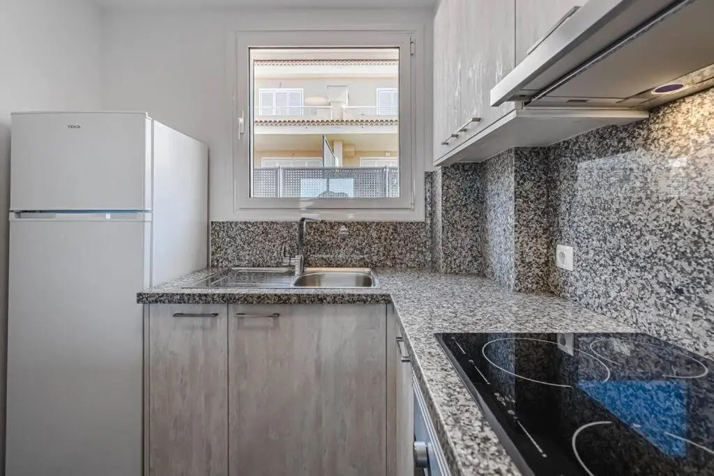 Amazing apartment with sea views PA06