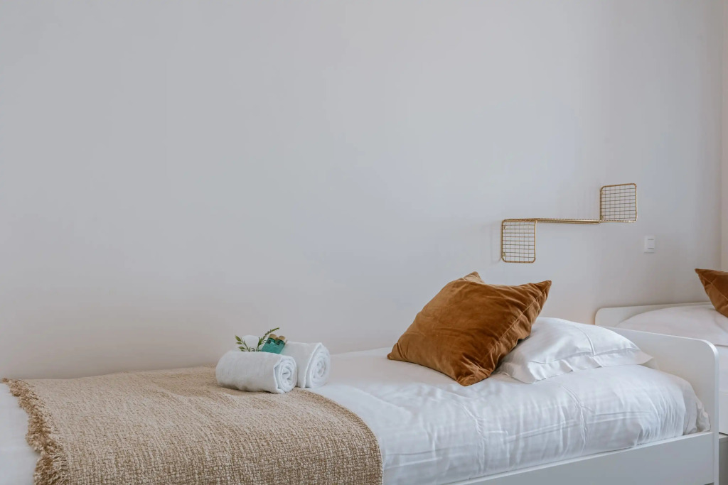 Modern Apartment for up to Five People